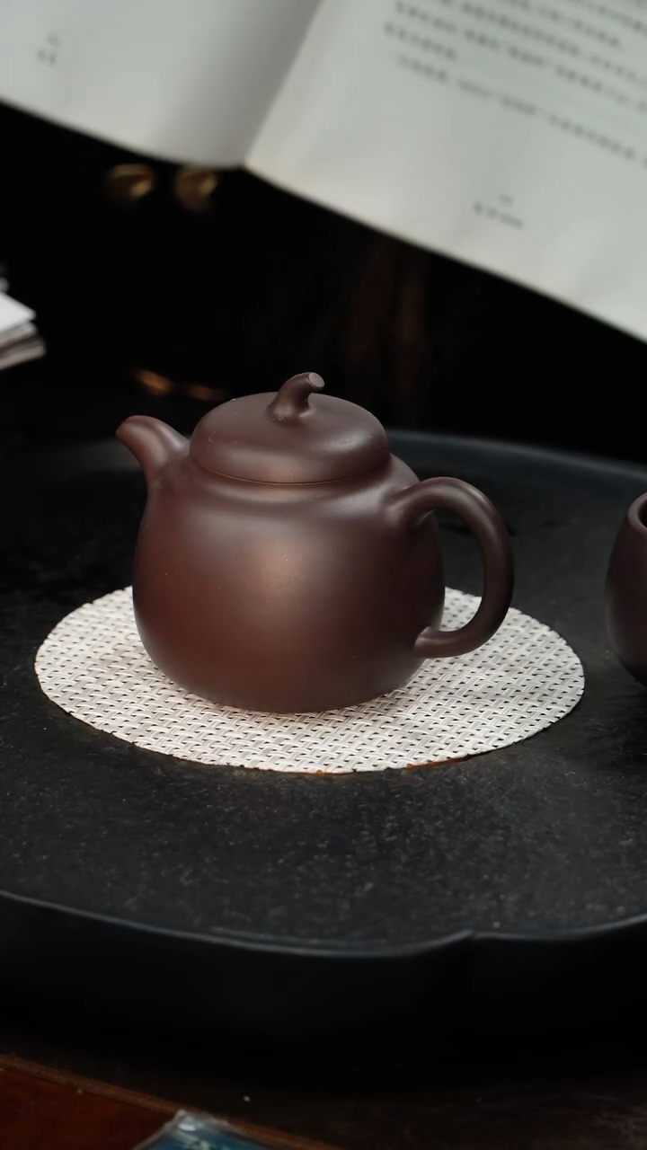 茶壶紫砂杨军保 茄段35 黑墩头 200毫升  