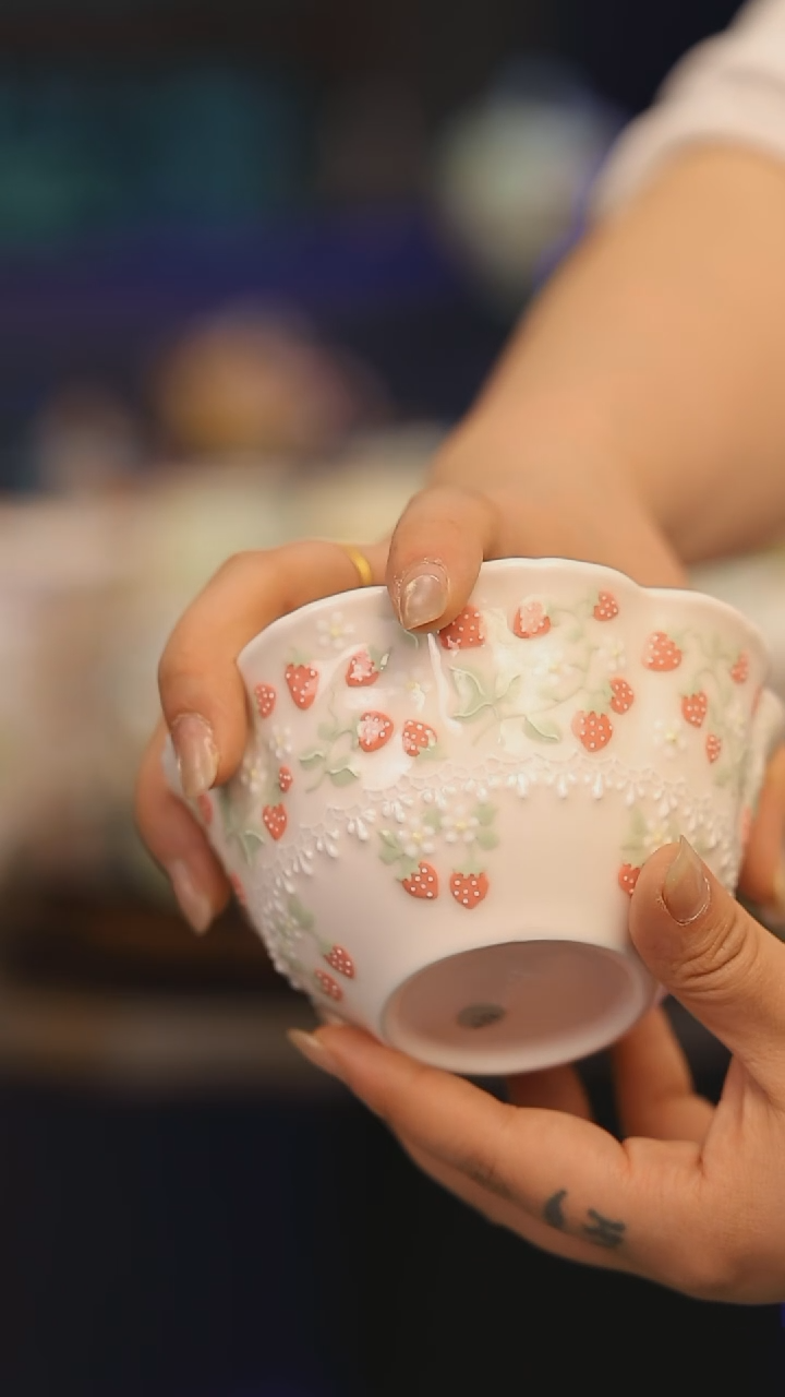 【闪购商品】摆件景德镇釉下彩绘设计师款式陶瓷