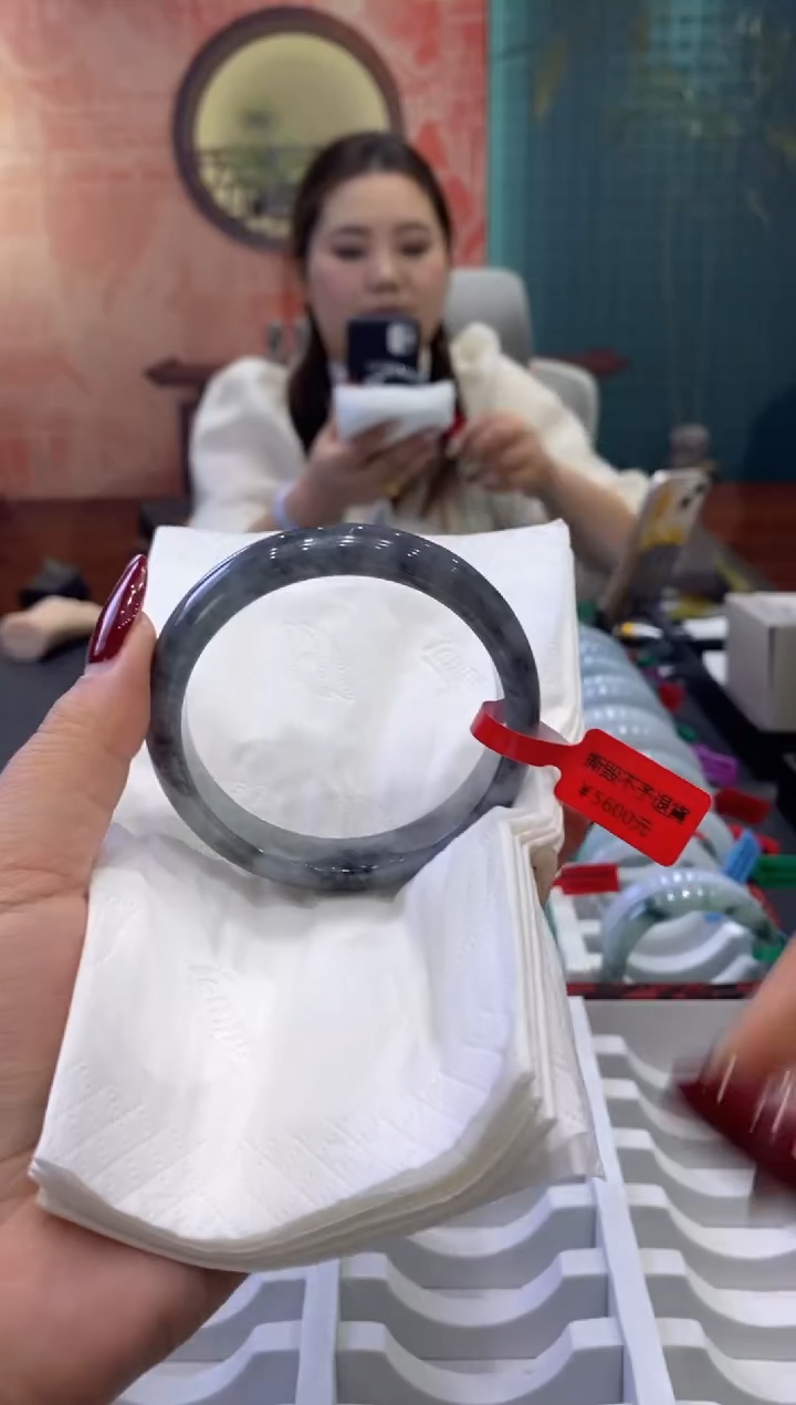 【闪购商品】翡翠手镯未镶嵌多人0017240