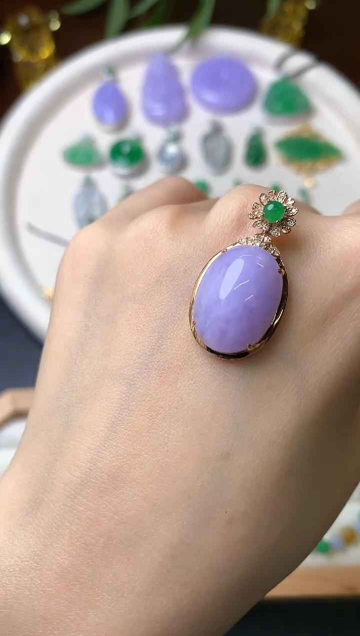 【闪购商品】翡翠吊坠(赠链)18K金镶嵌吊坠