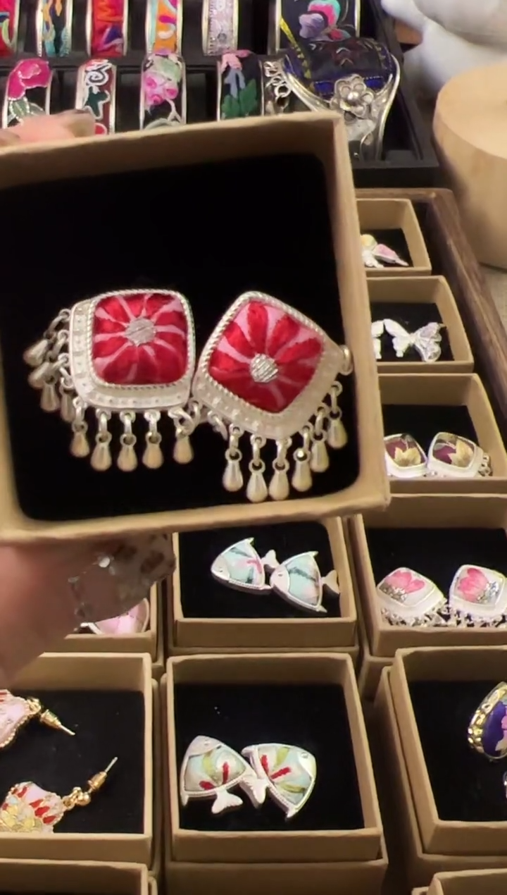 【闪购商品】织绣民族风老绣饰品387