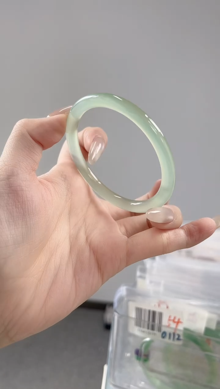 玛瑙/玉髓手镯未镶嵌57-58圈美人条