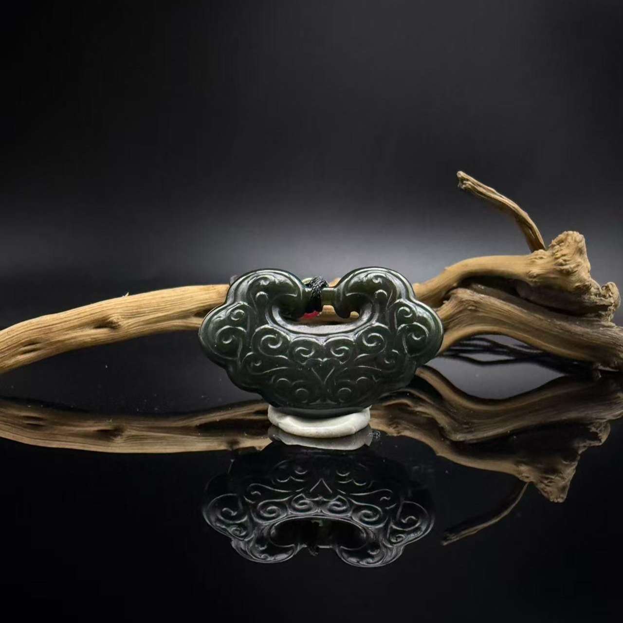 和田玉平安锁吊坠1206