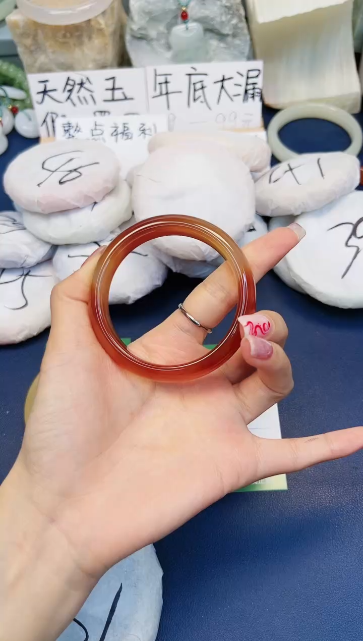 【闪购商品】石英质玉手镯未镶嵌240