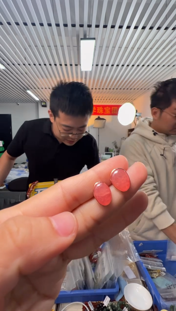 未镶嵌菱锰矿（红纹石）耳钉冰种红纹石蛋面包镶耳钉S925银