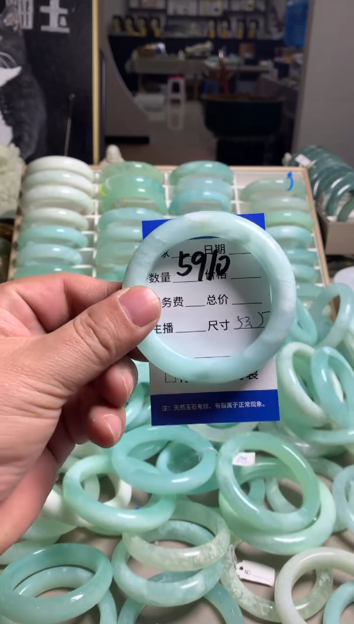 【闪购商品】蛇纹石玉手镯未镶嵌5910