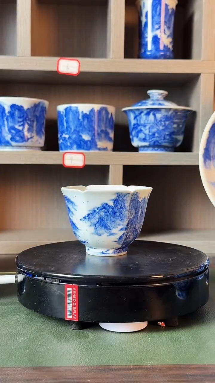 恩精工青花宋画山压手杯