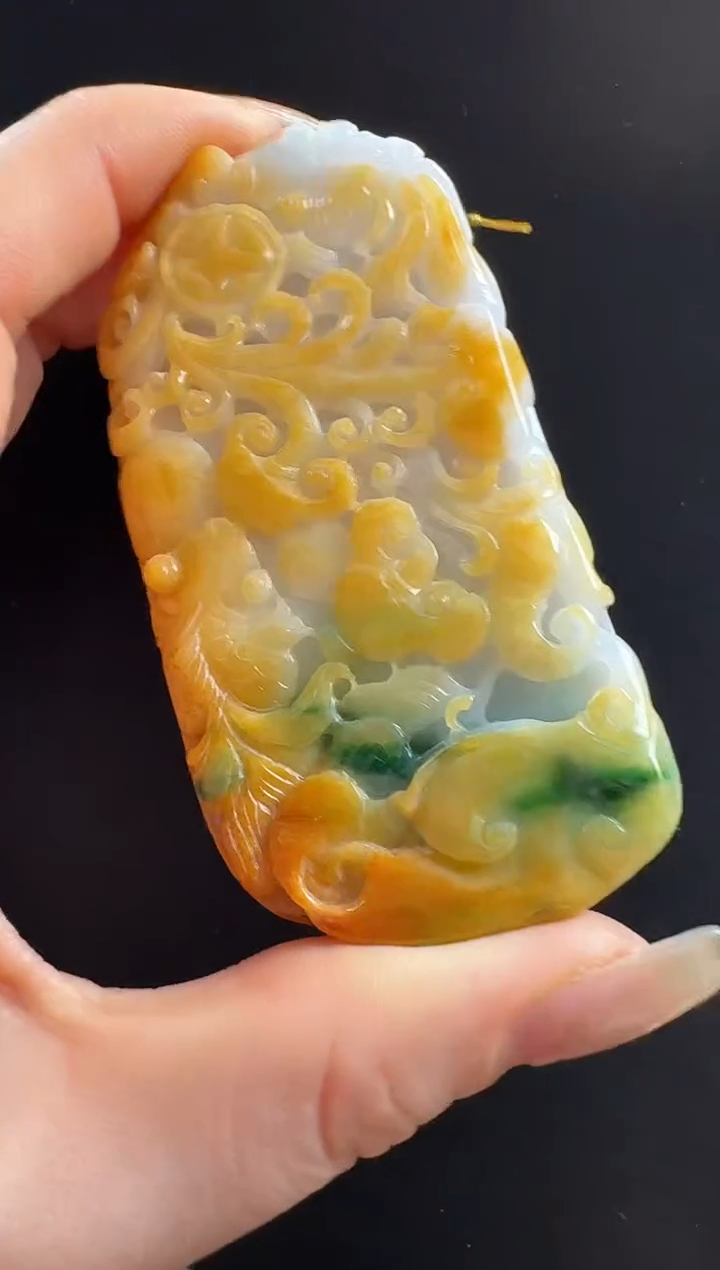 颈饰未镶嵌翡翠鱼牌