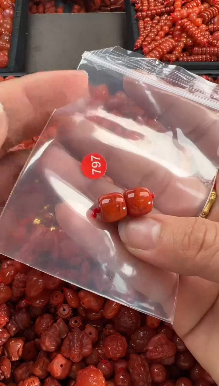 【闪购商品】南红玛瑙颈饰未镶嵌1