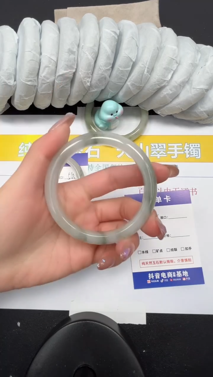 【闪购商品】石英质玉手镯未镶嵌422-59.1