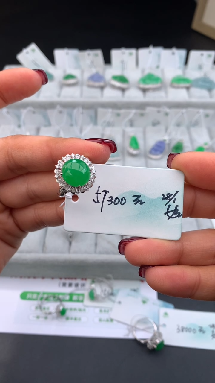 【闪购商品】翡翠手镯未镶嵌下单联系客服核对地址哦