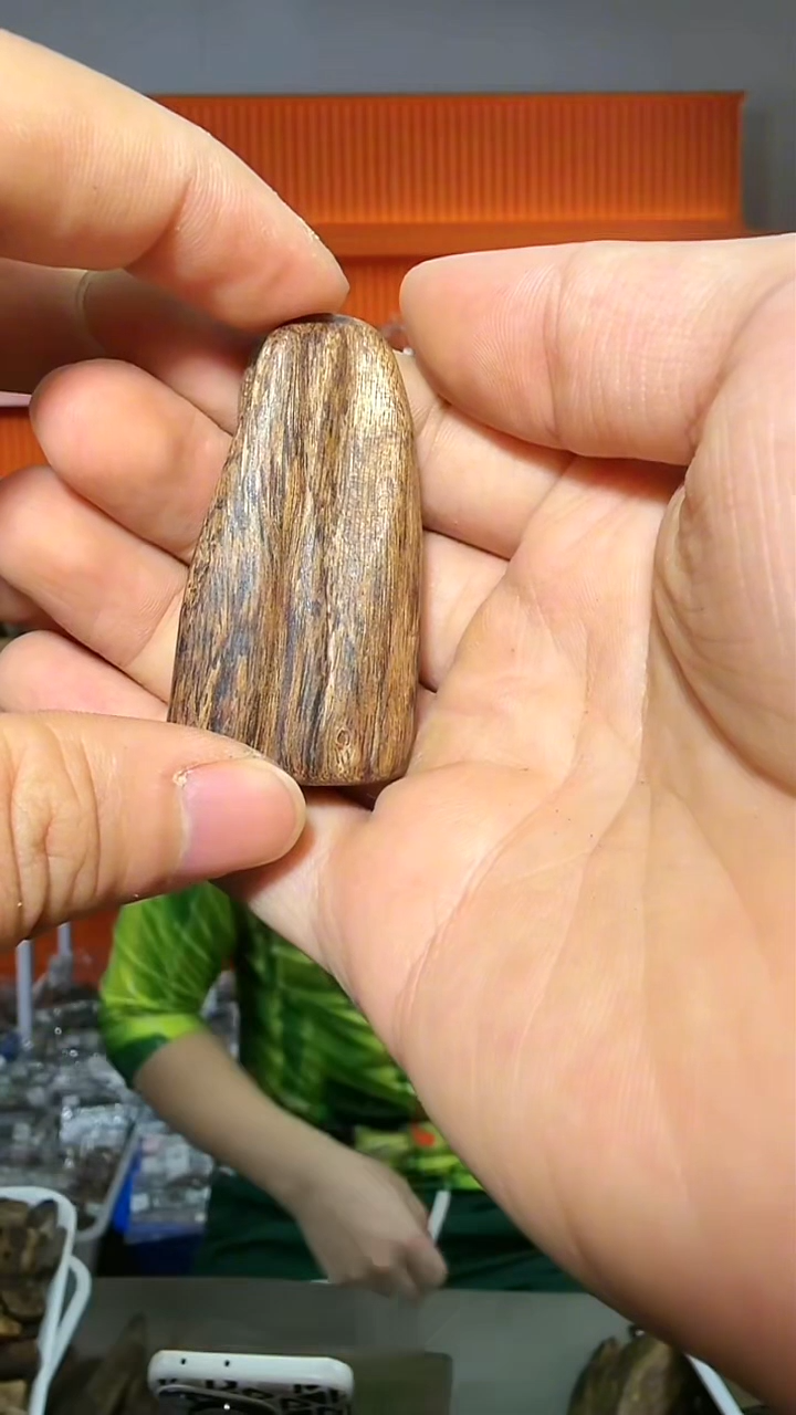 沉香吊坠114号红土21g多样性发一