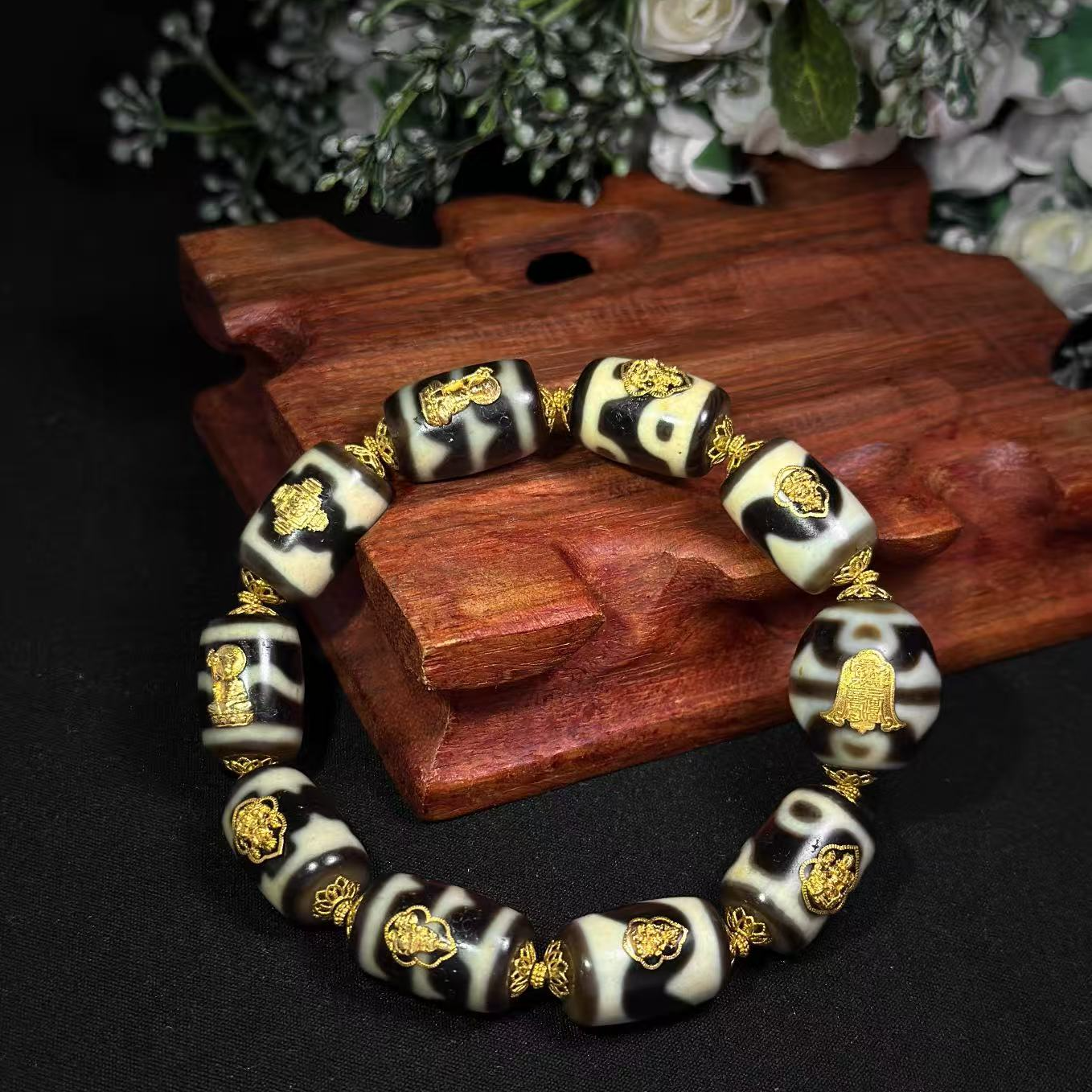 【四宝臻品】众佛齐聚18K金镶嵌上肯多宝玛瑙手串16*11mm多样性发货