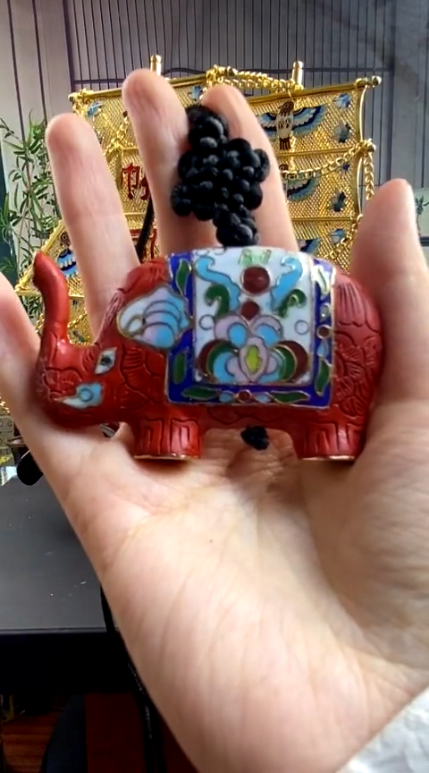 【闪购商品】非遗技艺 景漆结合小象挂坠