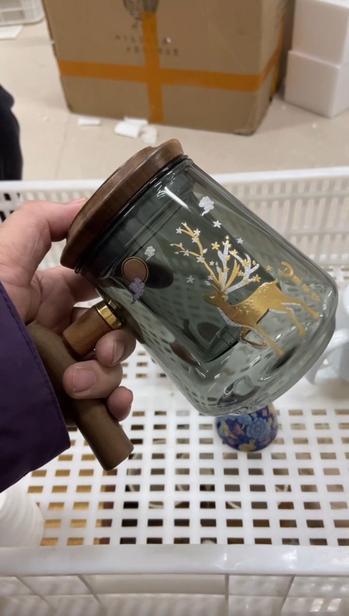 无运费险有瑕疵的摄影的产品有使用过的痕迹有点脏介意勿拍