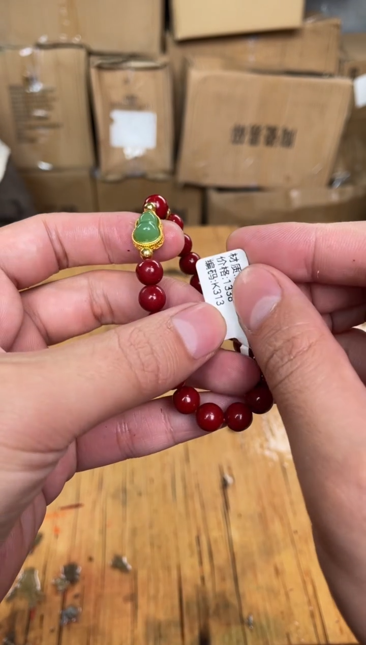 木质非金属捧月文创福利闪购商品无礼盒