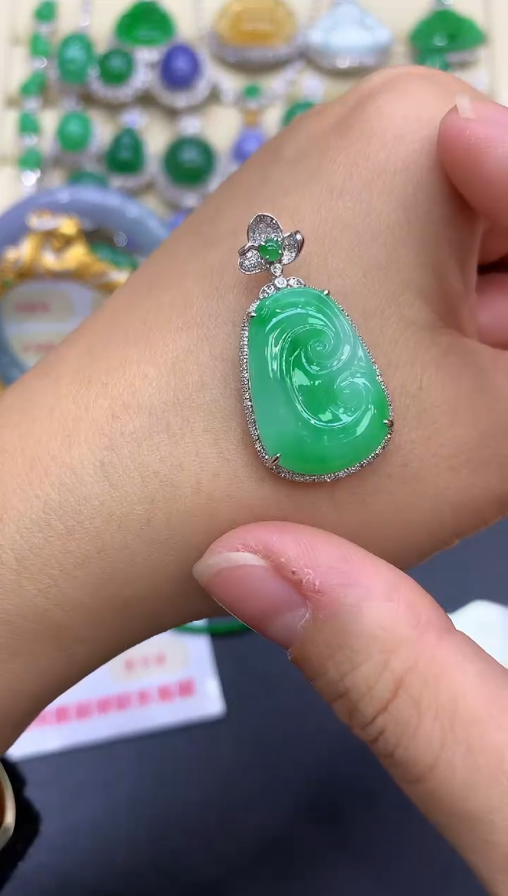 颈饰18K金镶嵌翡翠299-中国好珍宝