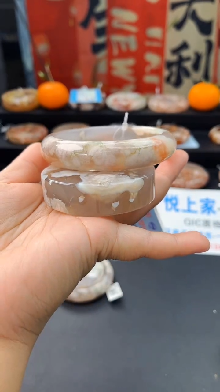 【闪购商品】石英质玉手镯未镶嵌赠送镯心（63圈口）