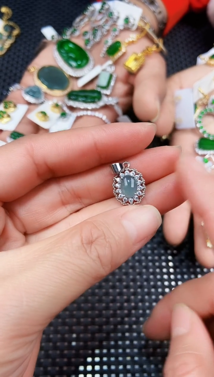 【闪购商品】翡翠吊坠(不含链)未镶嵌111111111
