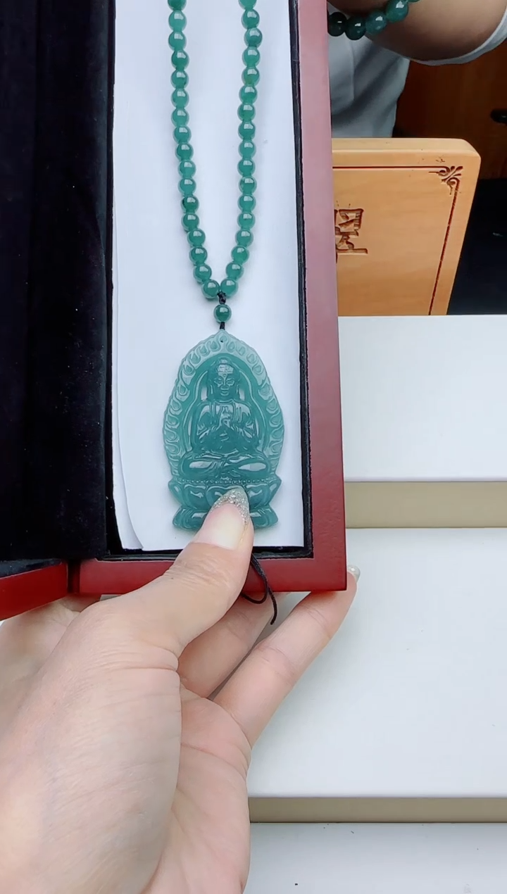 颈饰未镶嵌翡翠多样性发其一