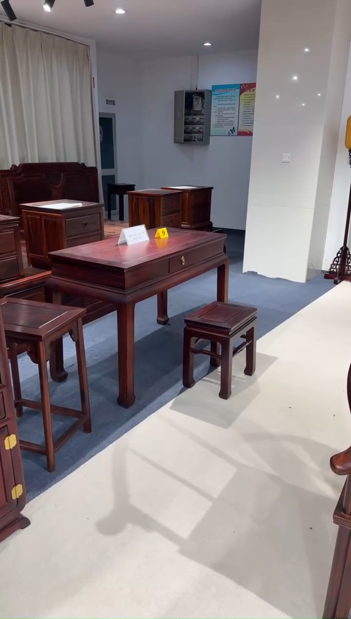 黑酸枝木类家具一*树138书桌+状元凳