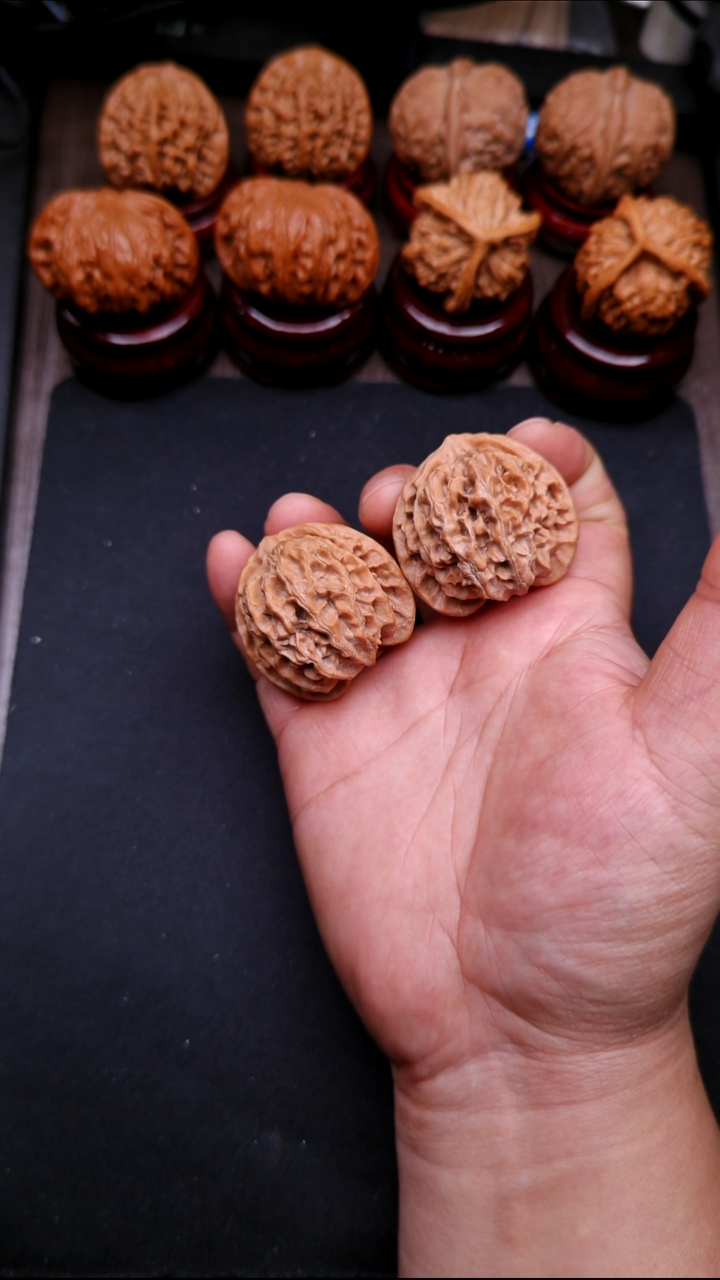 38尺苹果园文玩核桃