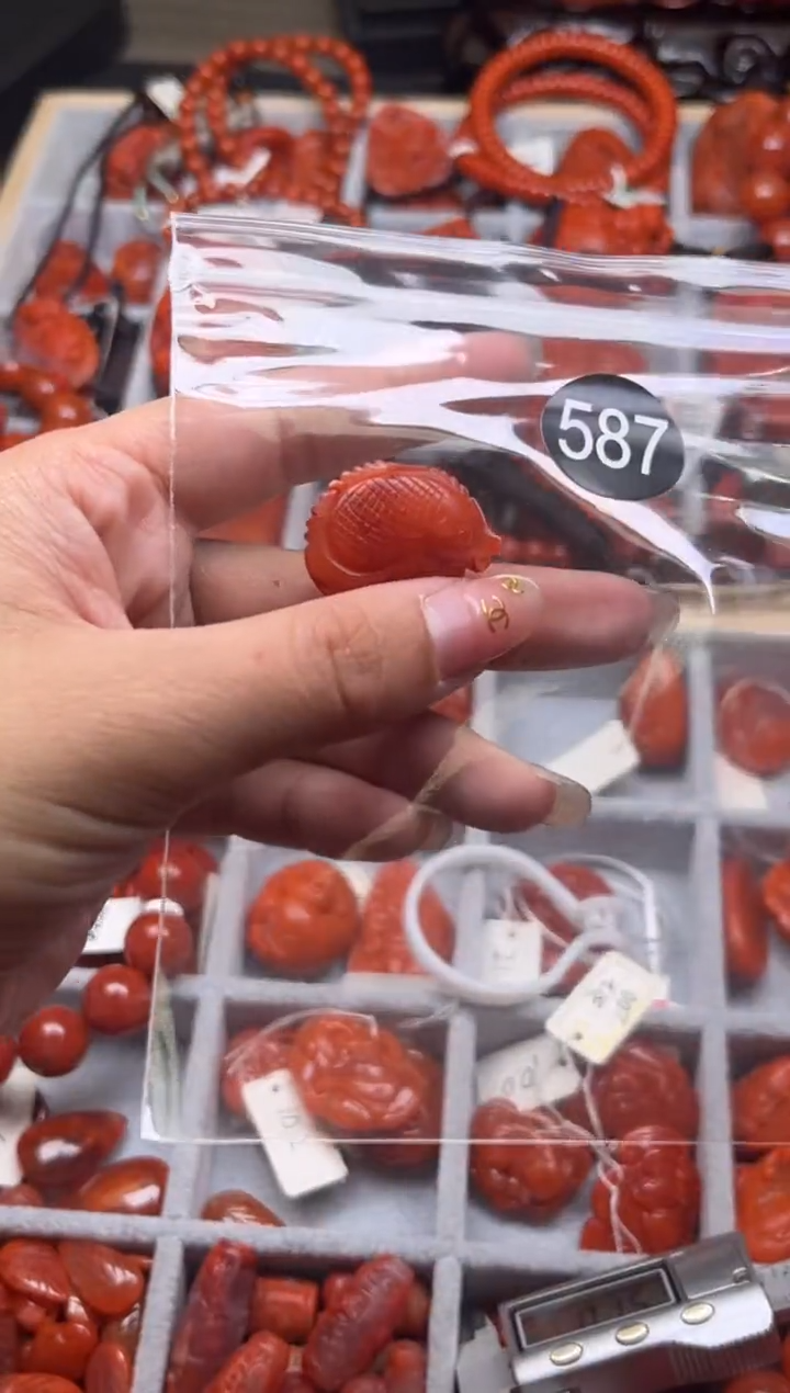 【闪购商品】南红玛瑙珠宝奇石未镶嵌587-