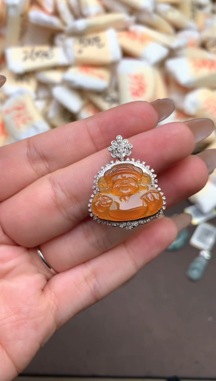 【闪购商品】翡翠18K金镶嵌颈饰—