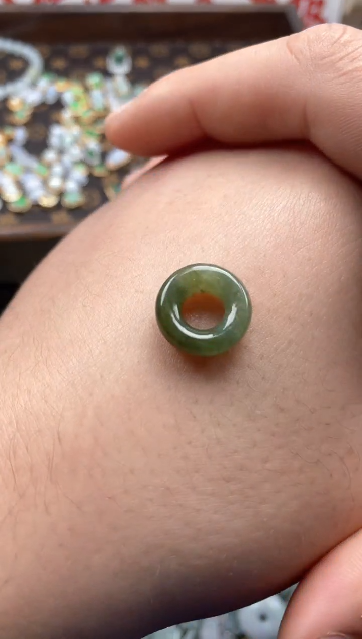 【闪购商品】翡翠颈饰未镶嵌哥哥