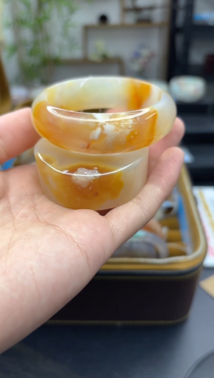 【闪购商品】石英质玉手镯未镶嵌C463(58圈赠送镯心)