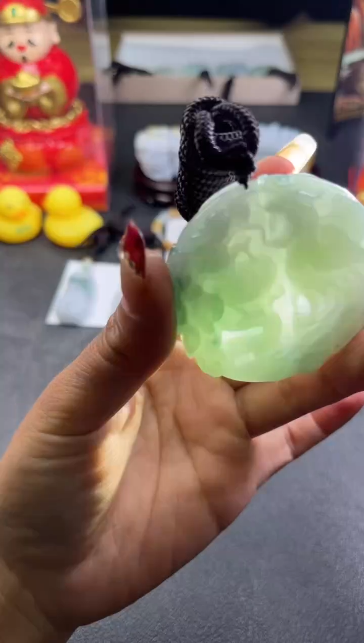 【闪购商品】翡翠颈饰未镶嵌龙凤呈祥