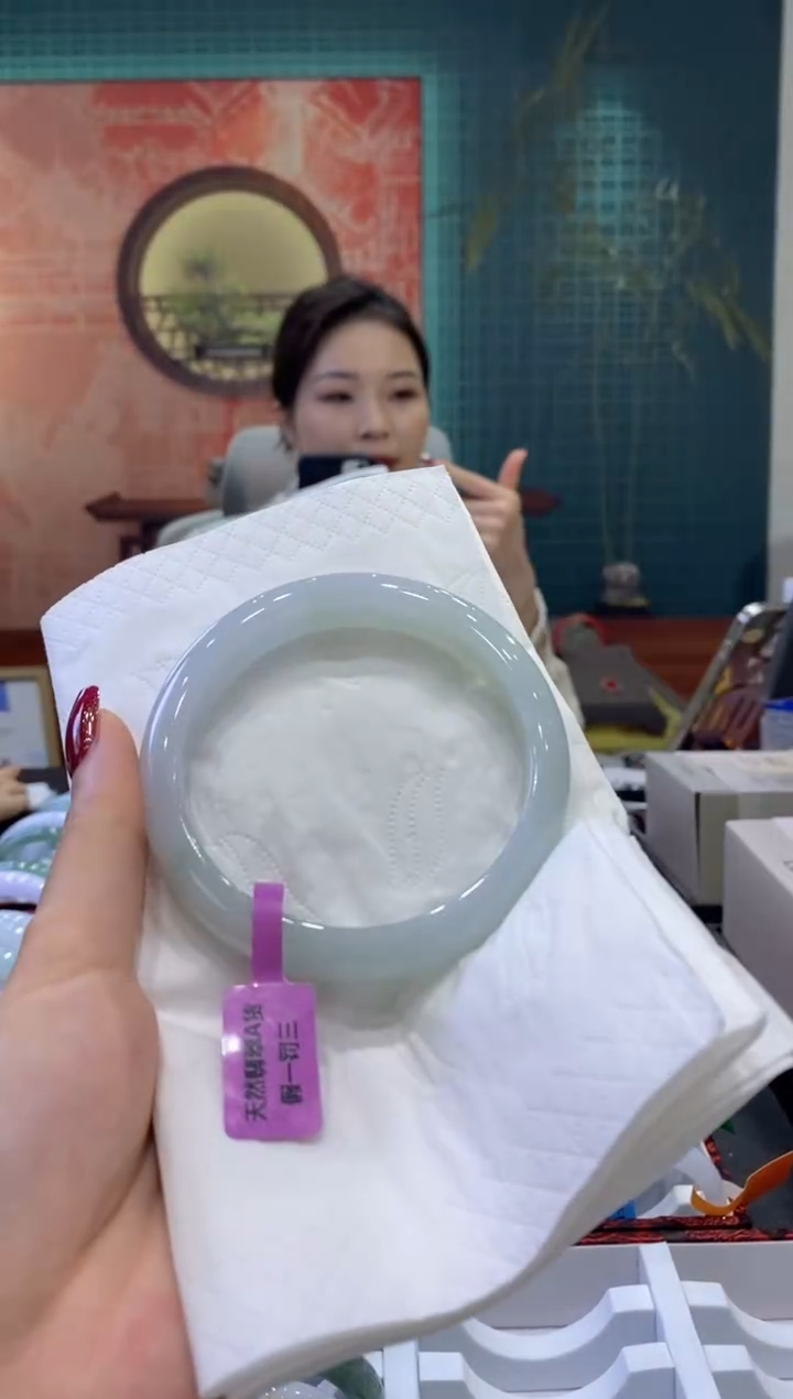 【闪购商品】翡翠手镯未镶嵌多人02351