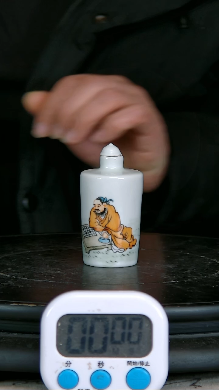 【闪购商品】鼻烟壶粉彩精绘人物鼻烟壶