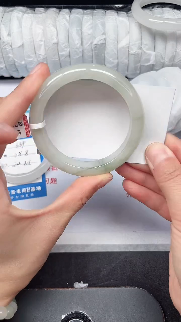 未镶嵌手镯石英质玉340-56/57