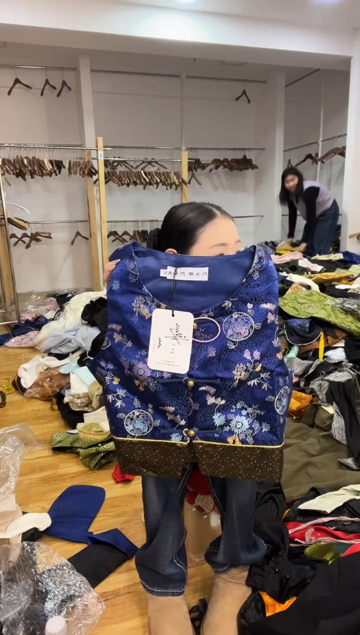 马甲       M码       80-105斤