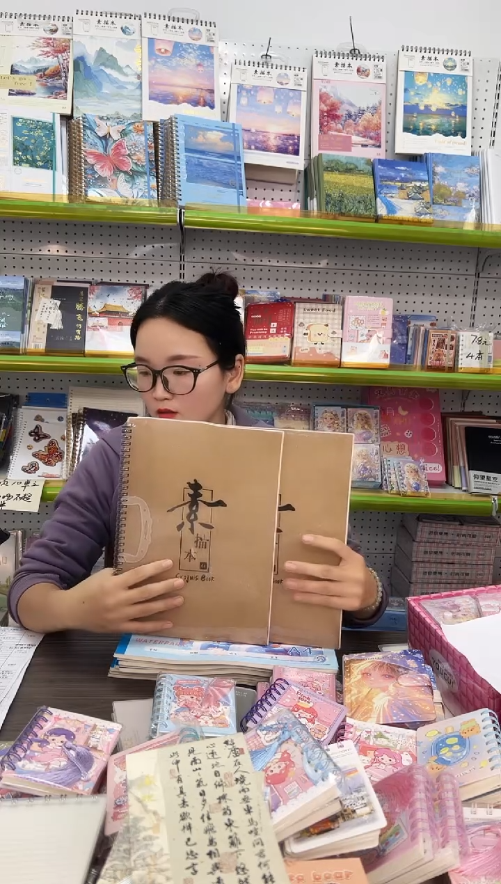 A4牛皮手提素描本50张侧翻-封面随机2本