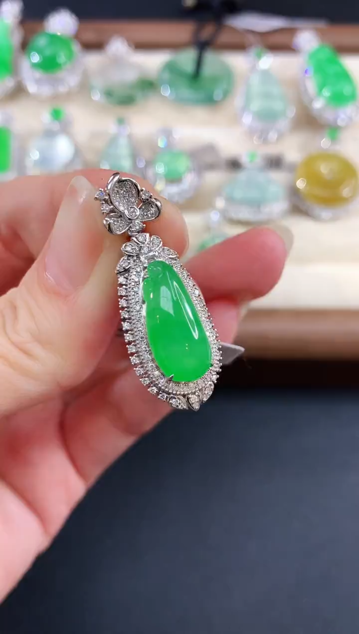 吊坠(不含链)18K金镶嵌翡翠248福瓜|14800