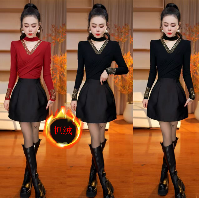 芮泥坊 2025冬季修身型长袖上衣V领收腰打底衫常规款气质9950