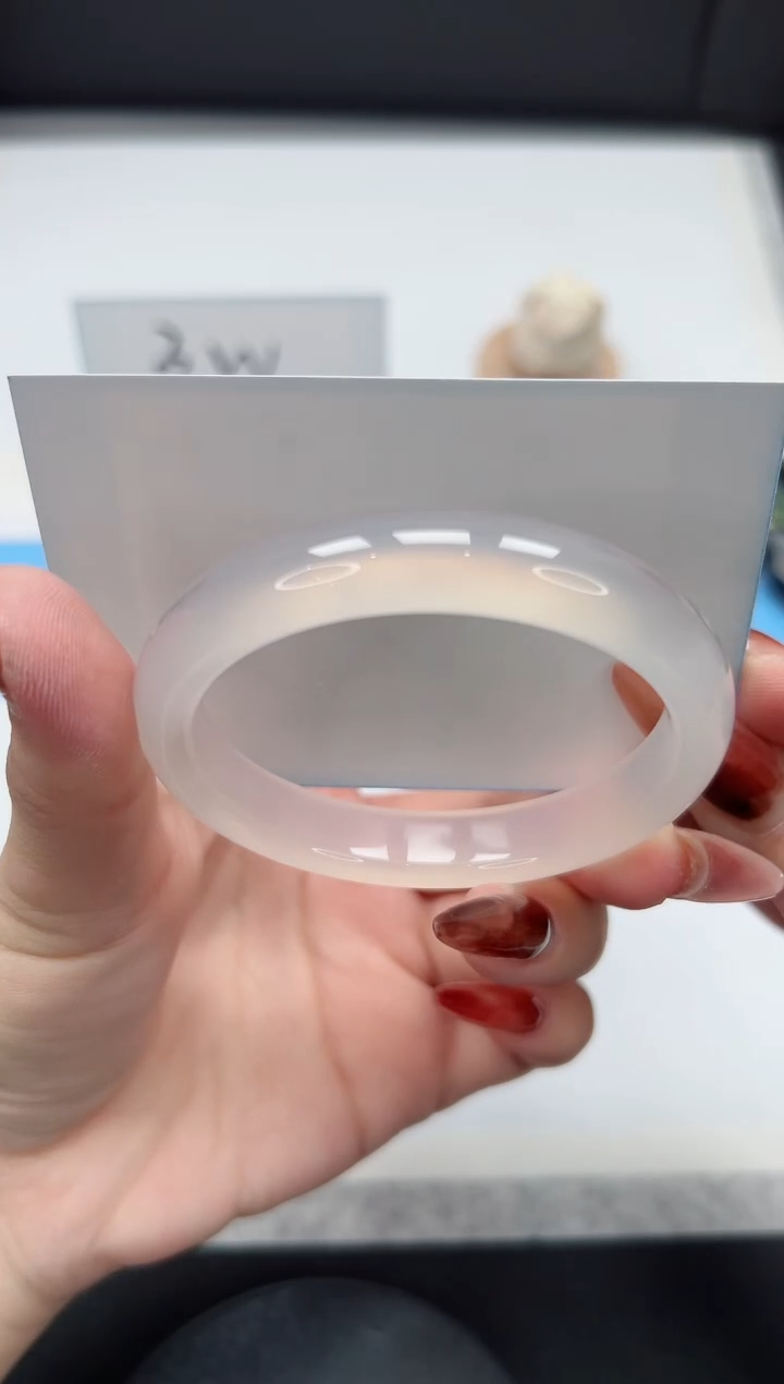 【闪购商品】石英质玉手镯未镶嵌86/荔枝54.8