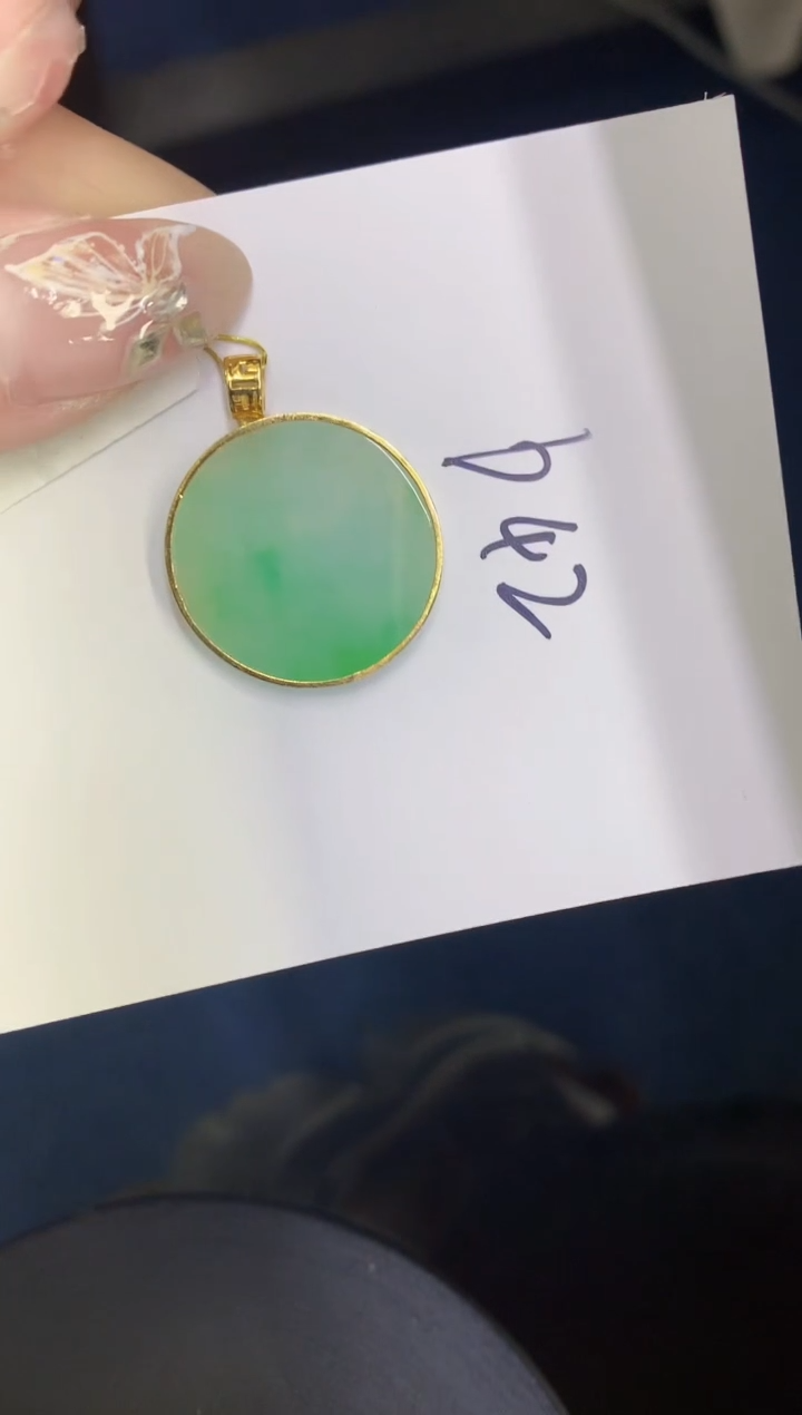 【闪购商品】翡翠颈饰18K金镶嵌00000000000