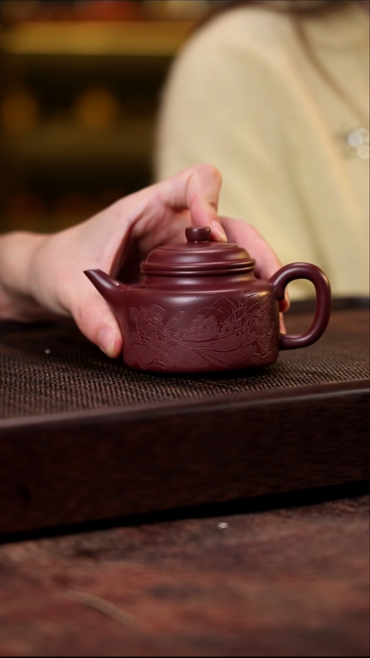 剑流德钟 刻荷花 龙血砂 160cc