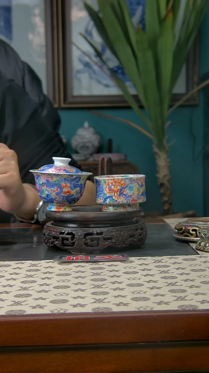 【闪购商品】珐琅彩九五满绘盖碗