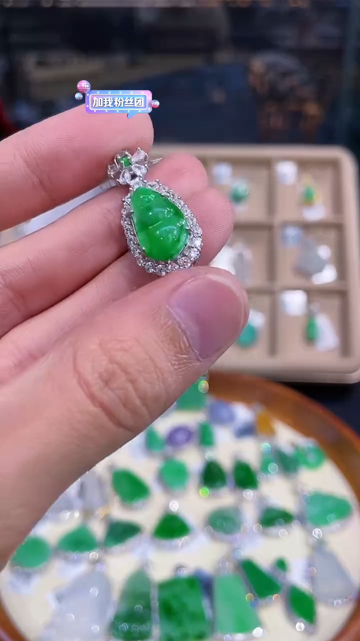 【闪购商品】翡翠吊坠(不含链)银S925镶嵌豆子