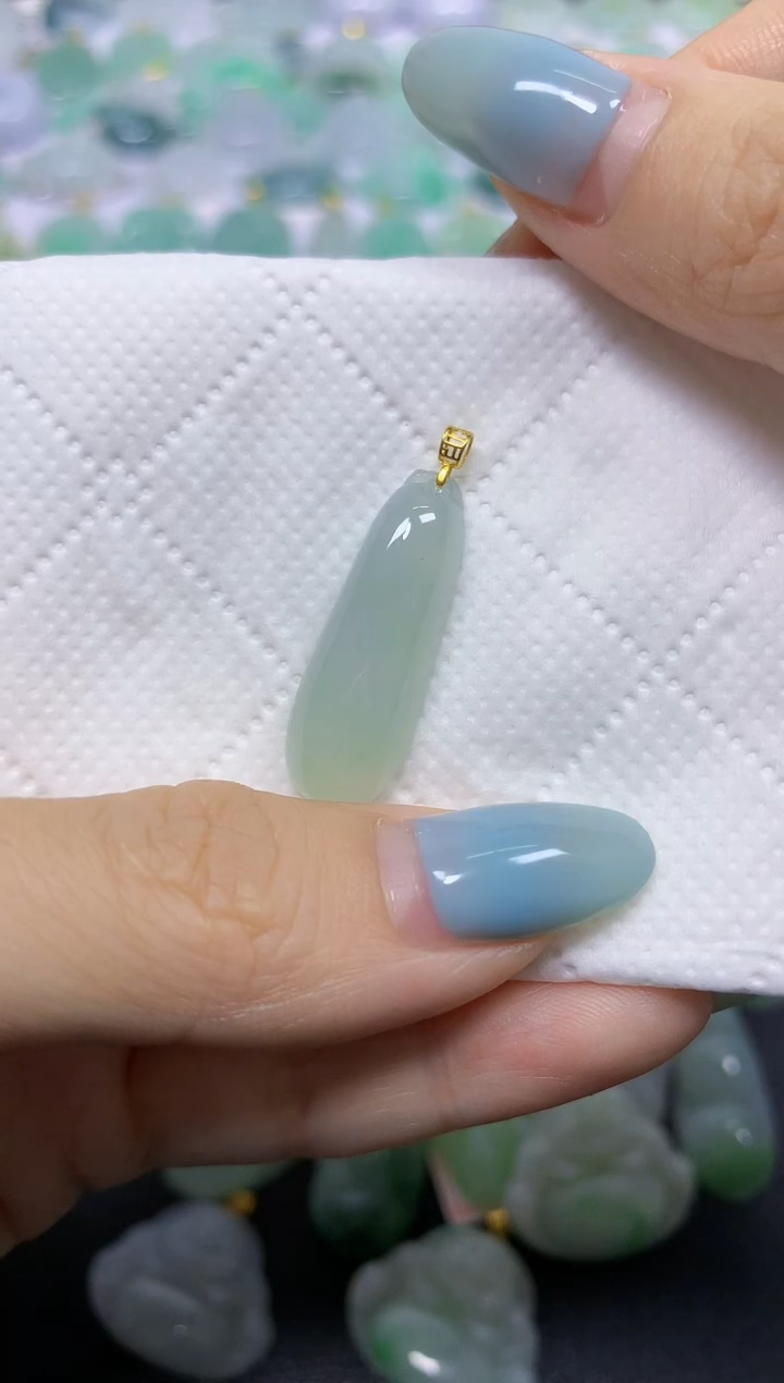 翡翠18K金镶嵌颈饰天然翡翠A货