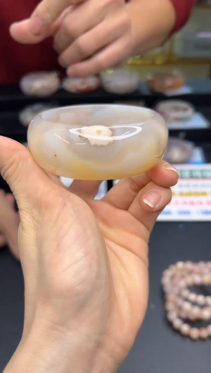 【闪购商品】石英质玉手镯未镶嵌A1313(56圈)