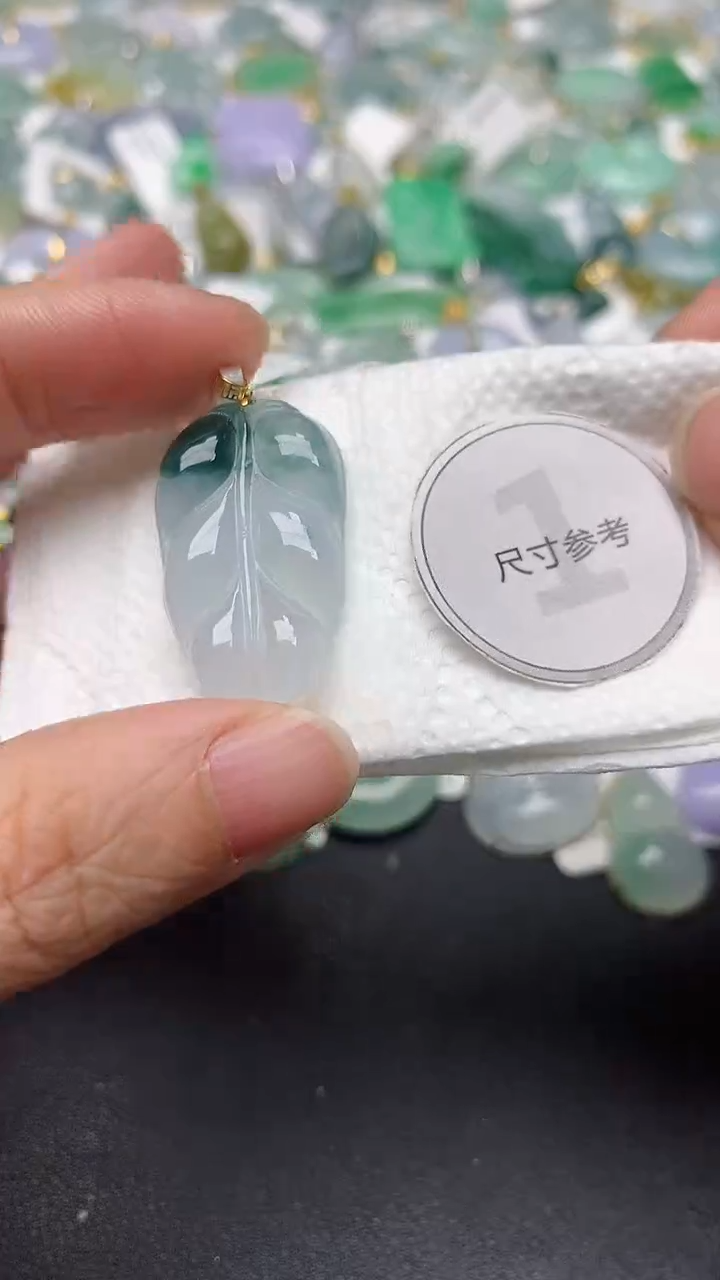 颈饰18K金镶嵌翡翠天然缅甸A货翡翠