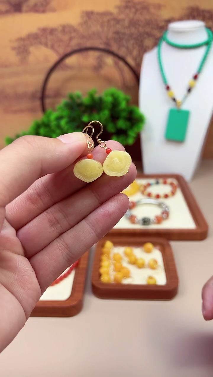 14K金镶嵌蜜蜡耳饰E418