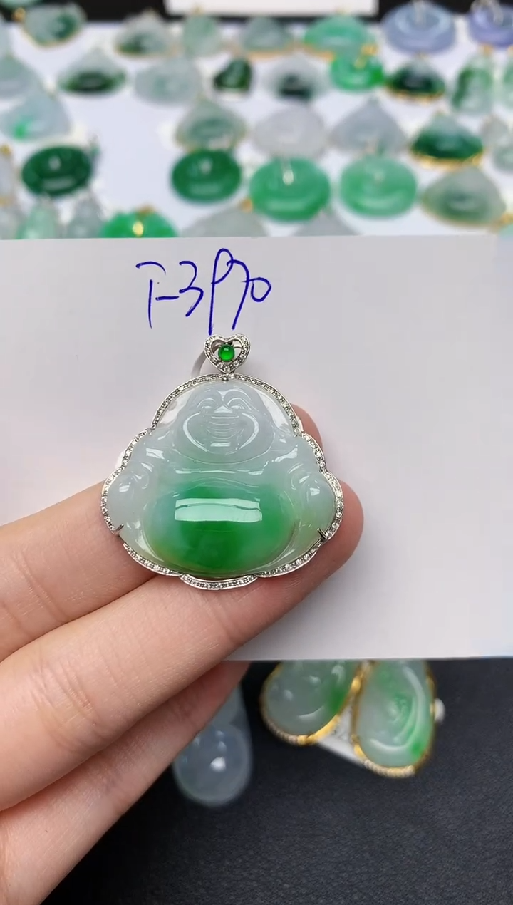 颈饰18K金镶嵌翡翠 天然缅甸A货翡翠百元以上9元证书费自理