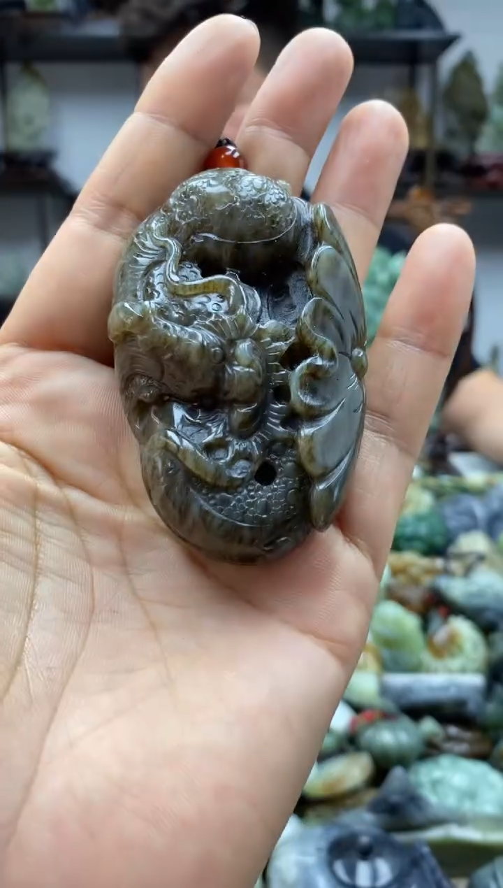 和田玉未镶嵌把件1