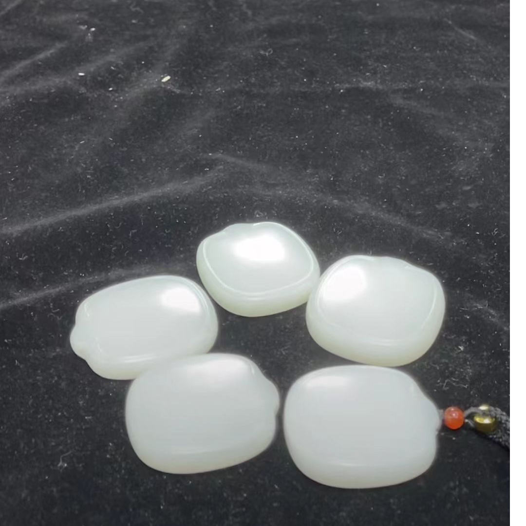 【何晟铭专属】和田玉无事牌挂件（多样性发一件）